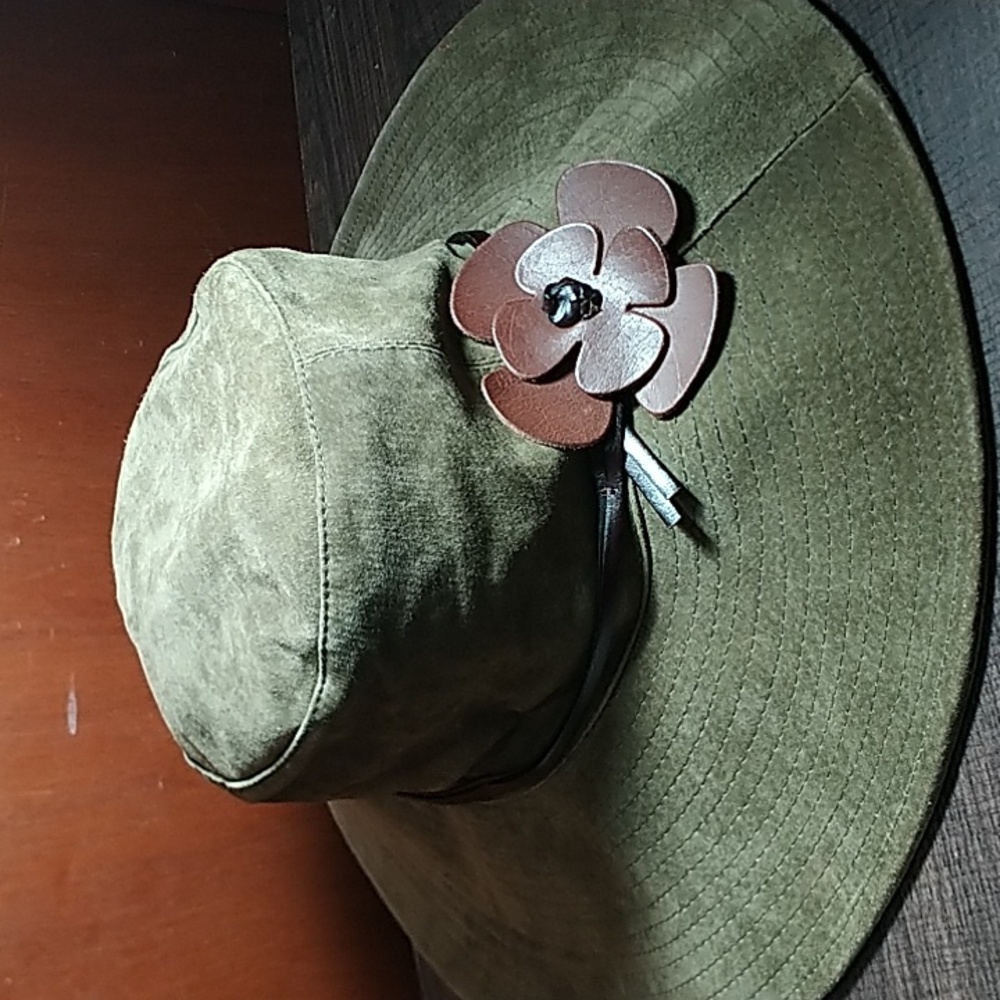 Green Suede Women's Hat